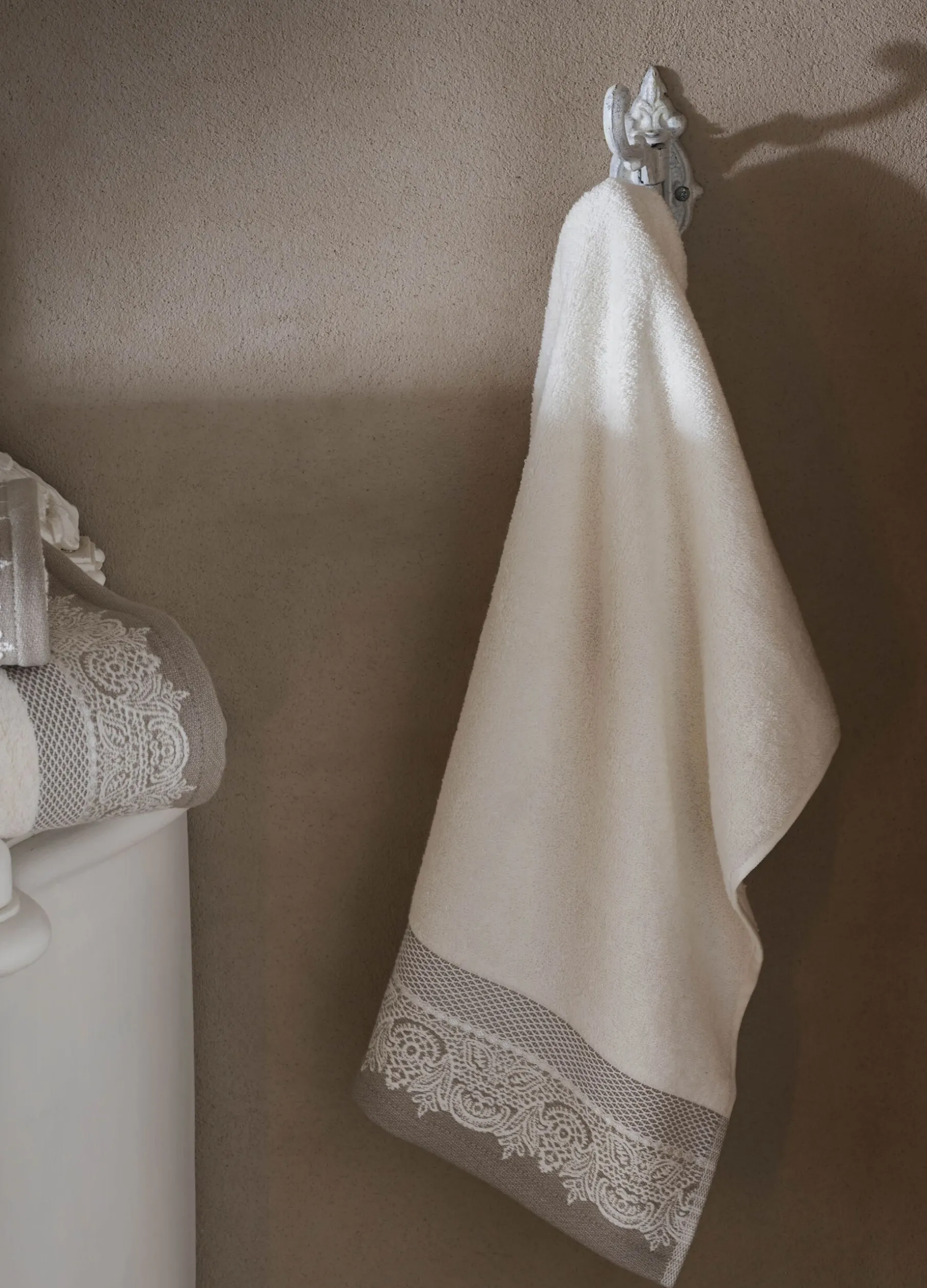 Asciugamano con ricamo Made in Portugal