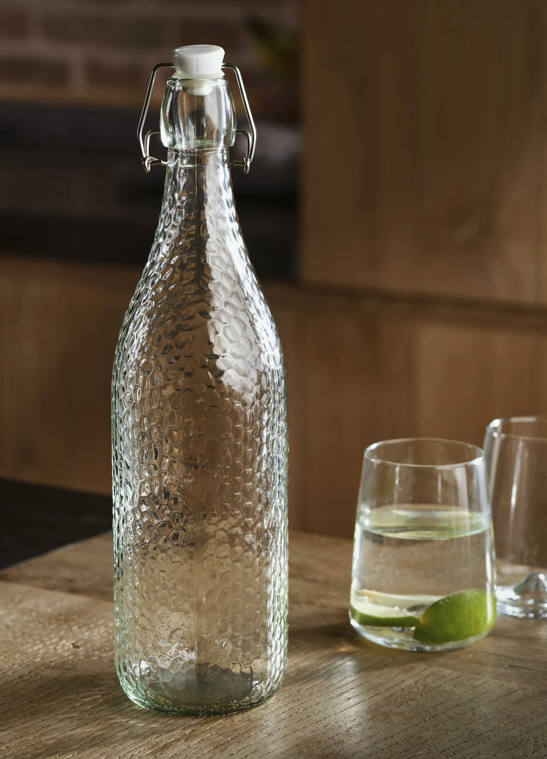 Bottiglia in vetro martellato