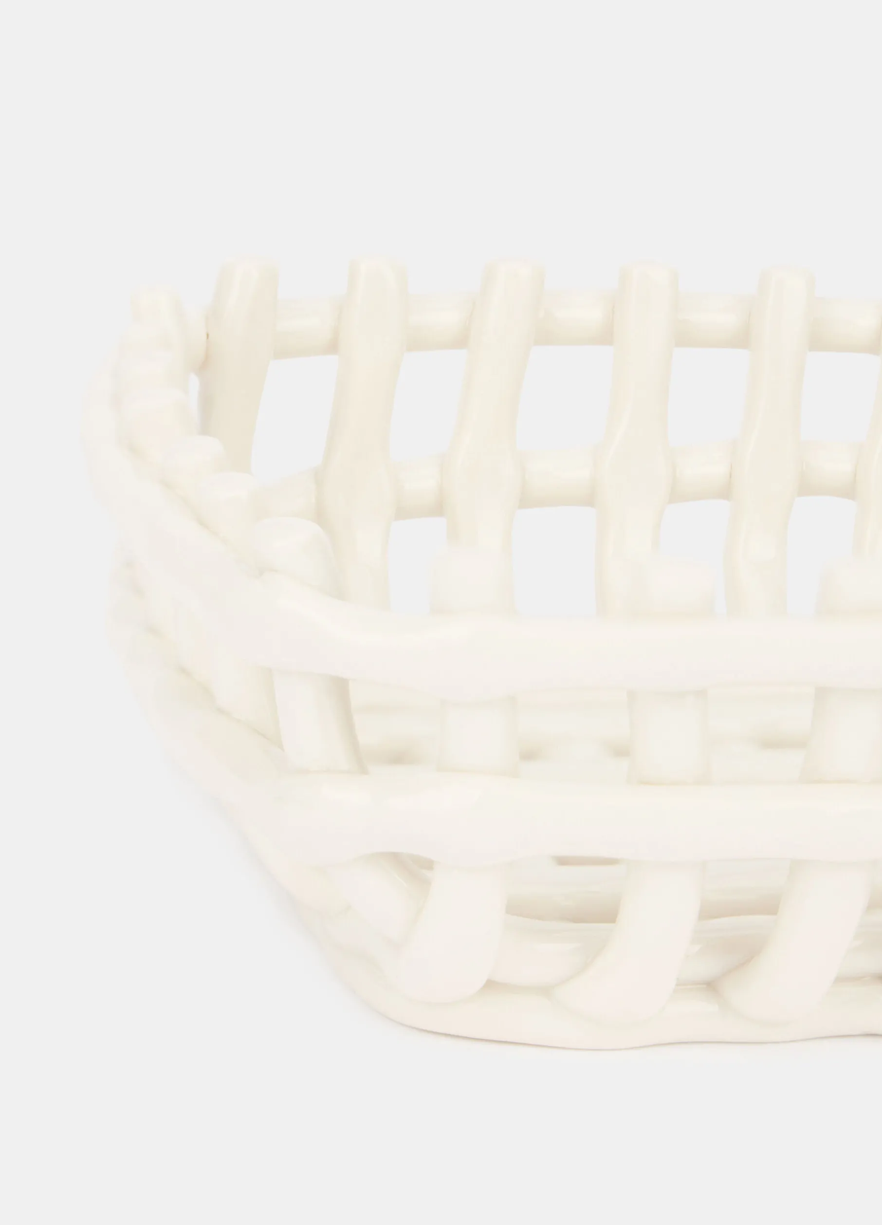 Cestino intrecciato in ceramica