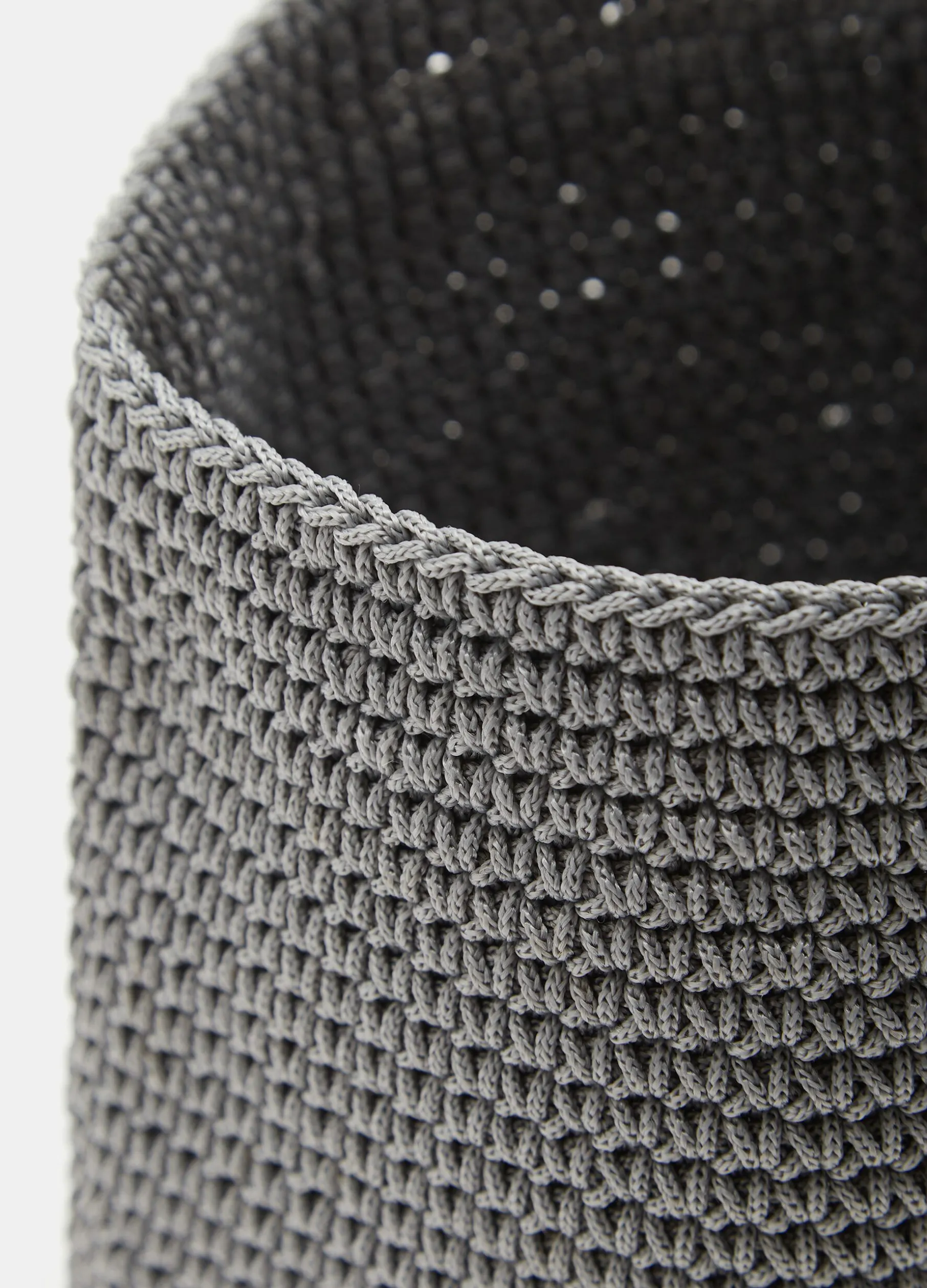 Cesto portaoggetti in tessuto intrecciato