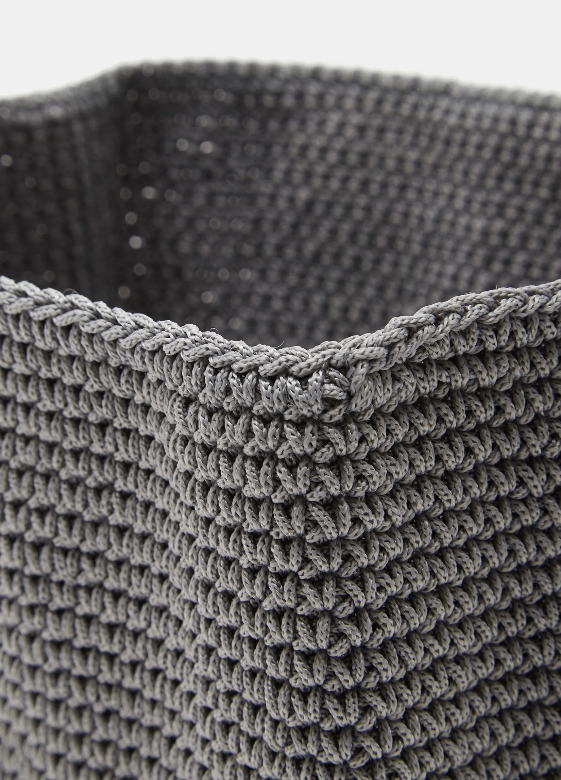 Cesto portaoggetti in tessuto intrecciato