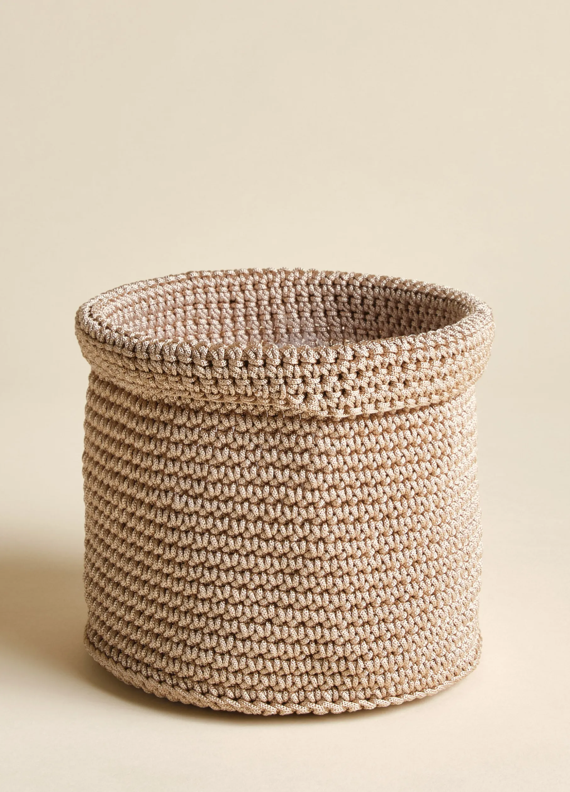 Cesto portaoggetti in tessuto intrecciato