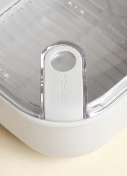 Contenitore per alimenti con doppio coperchio