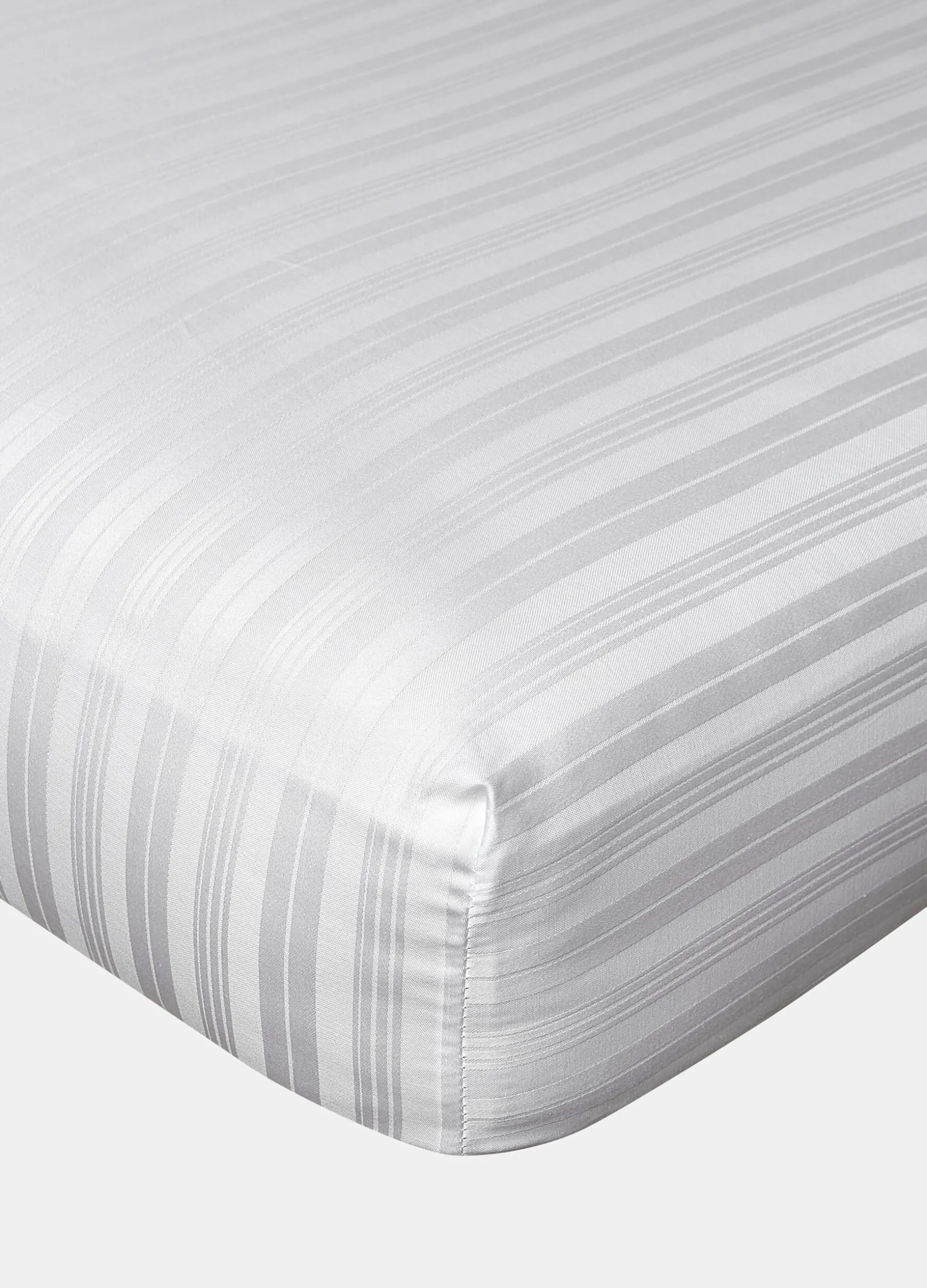 Coprimaterasso a righe in jacquard satin