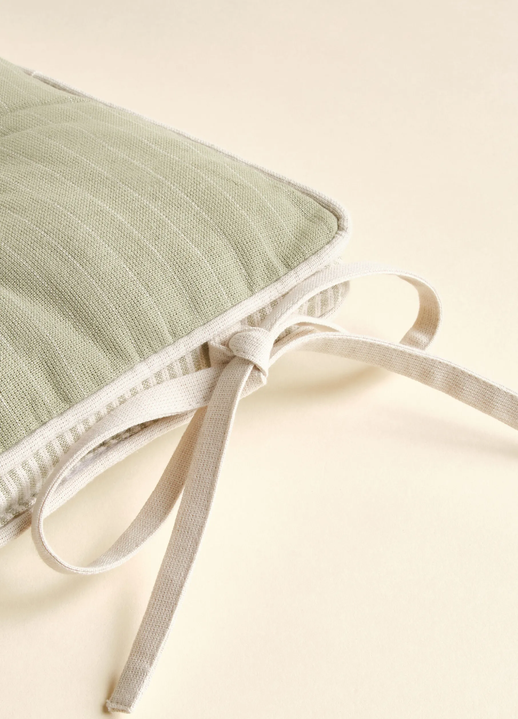 Cuscino coprisedia a righe quadrato