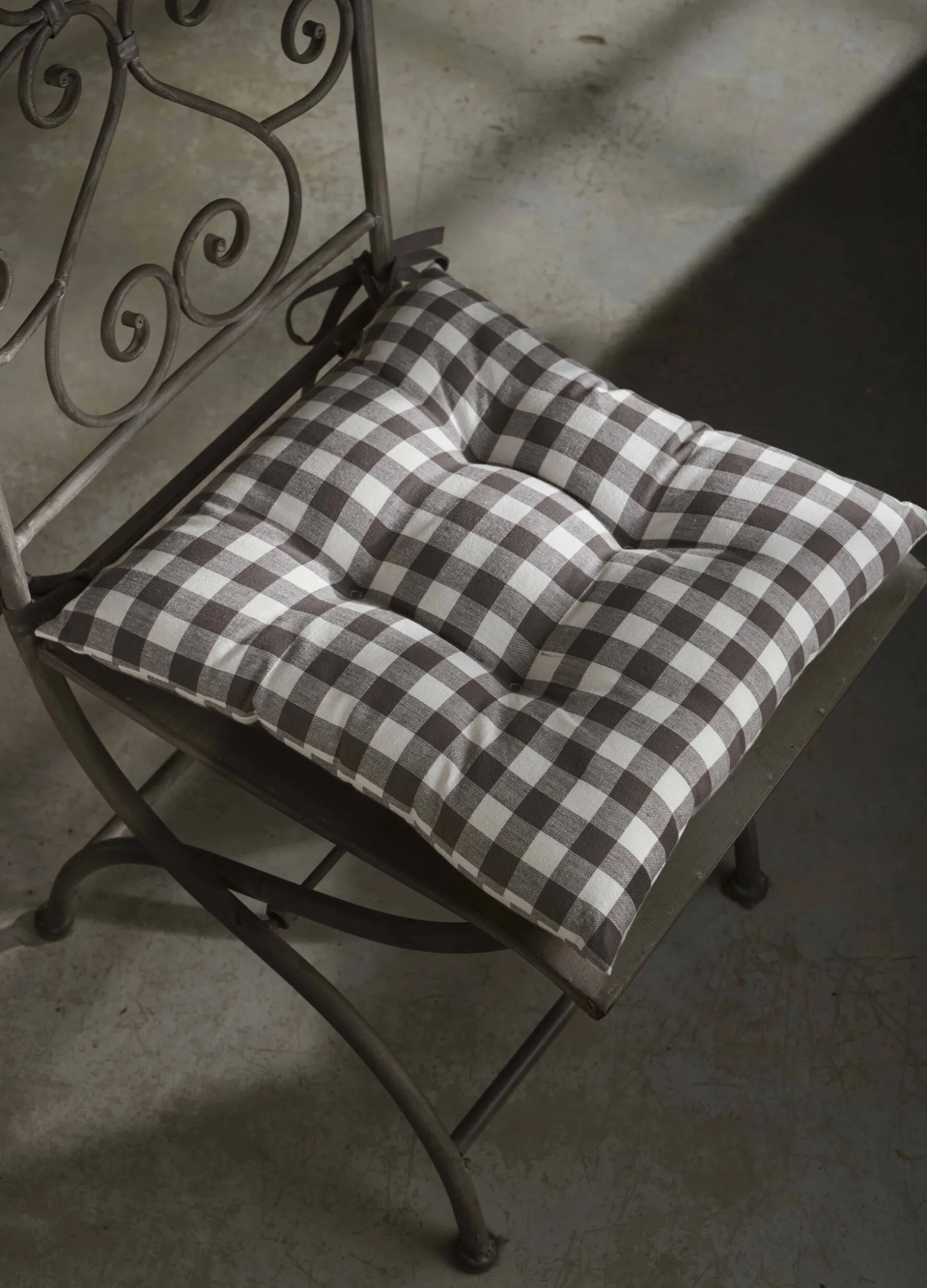 Cuscino coprisedia quadrato a quadretti