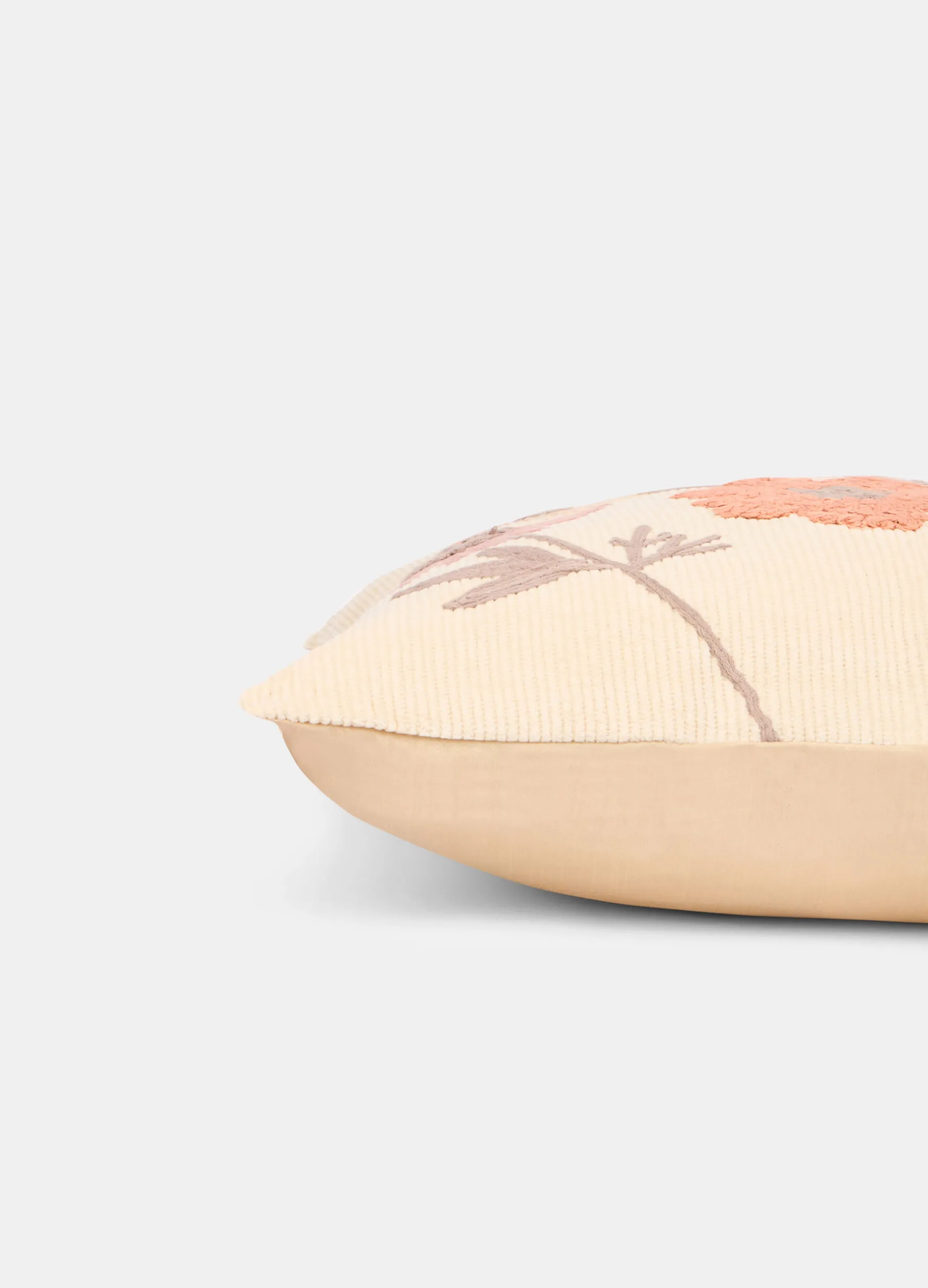 Cuscino imbottito con ricamo