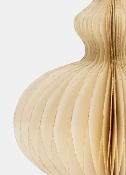 Ornamento a forma di alberello in carta