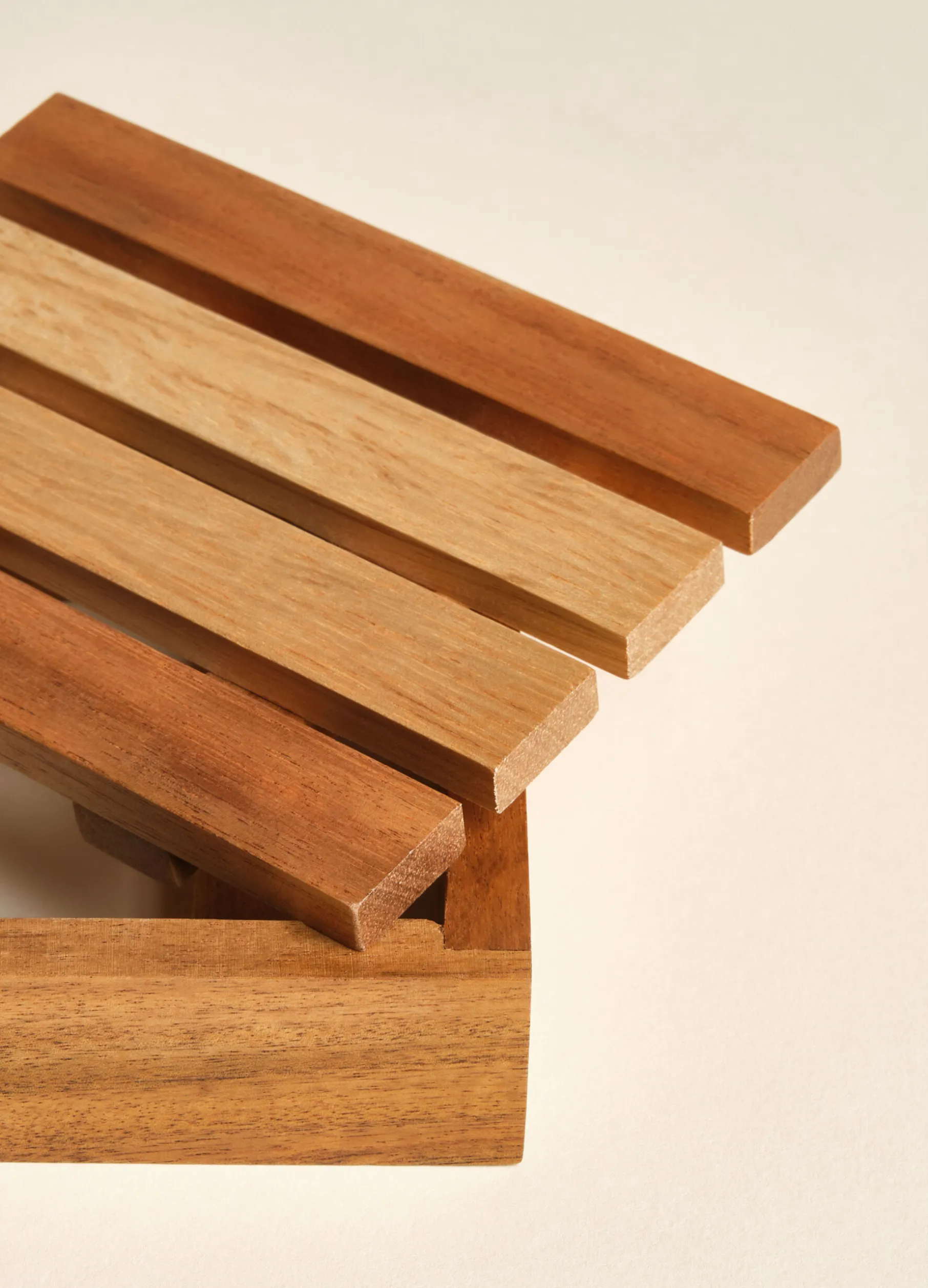 Piatto portasapone in legno di acacia