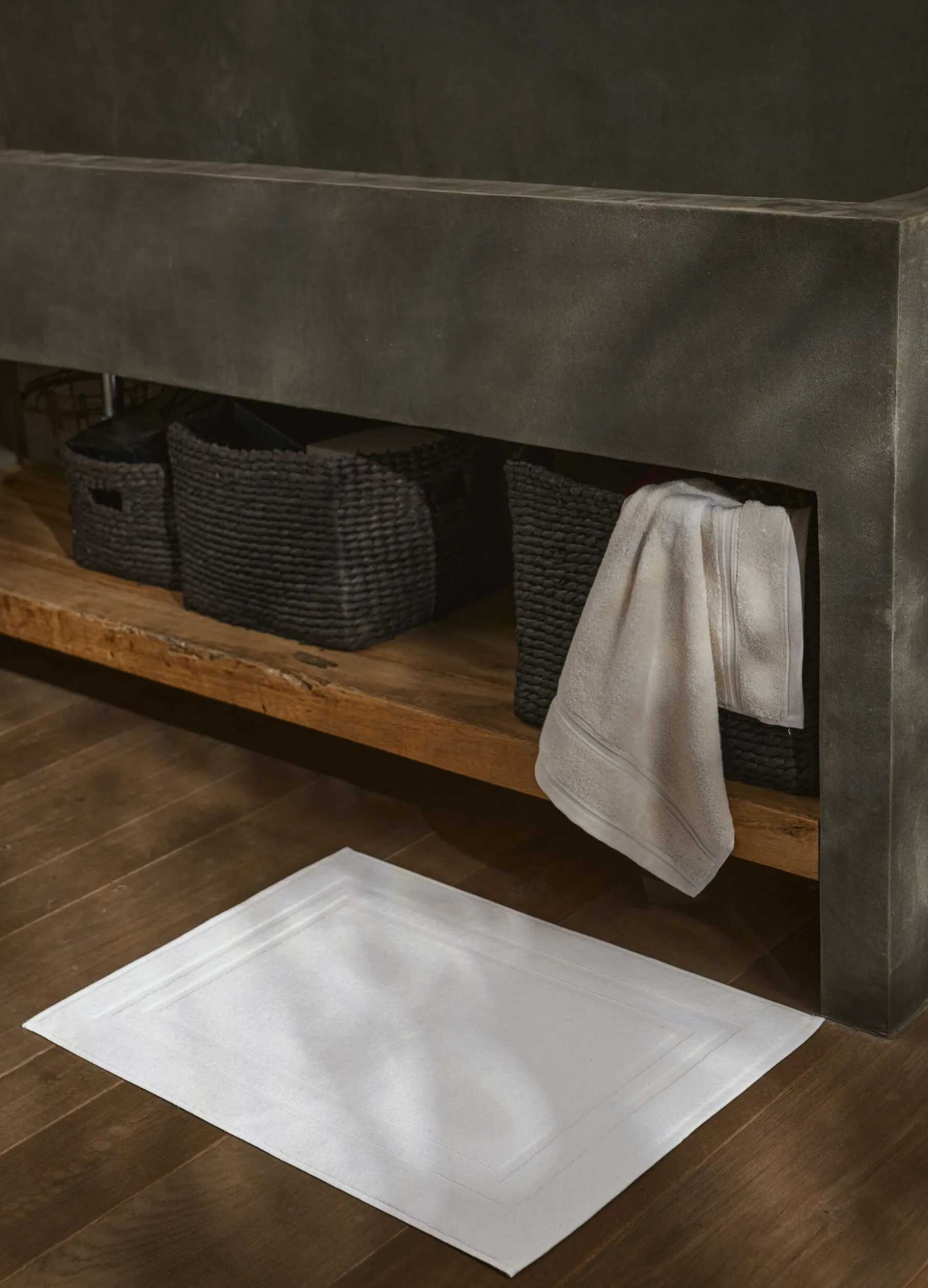 Scendidoccia in puro cotone con bordatura