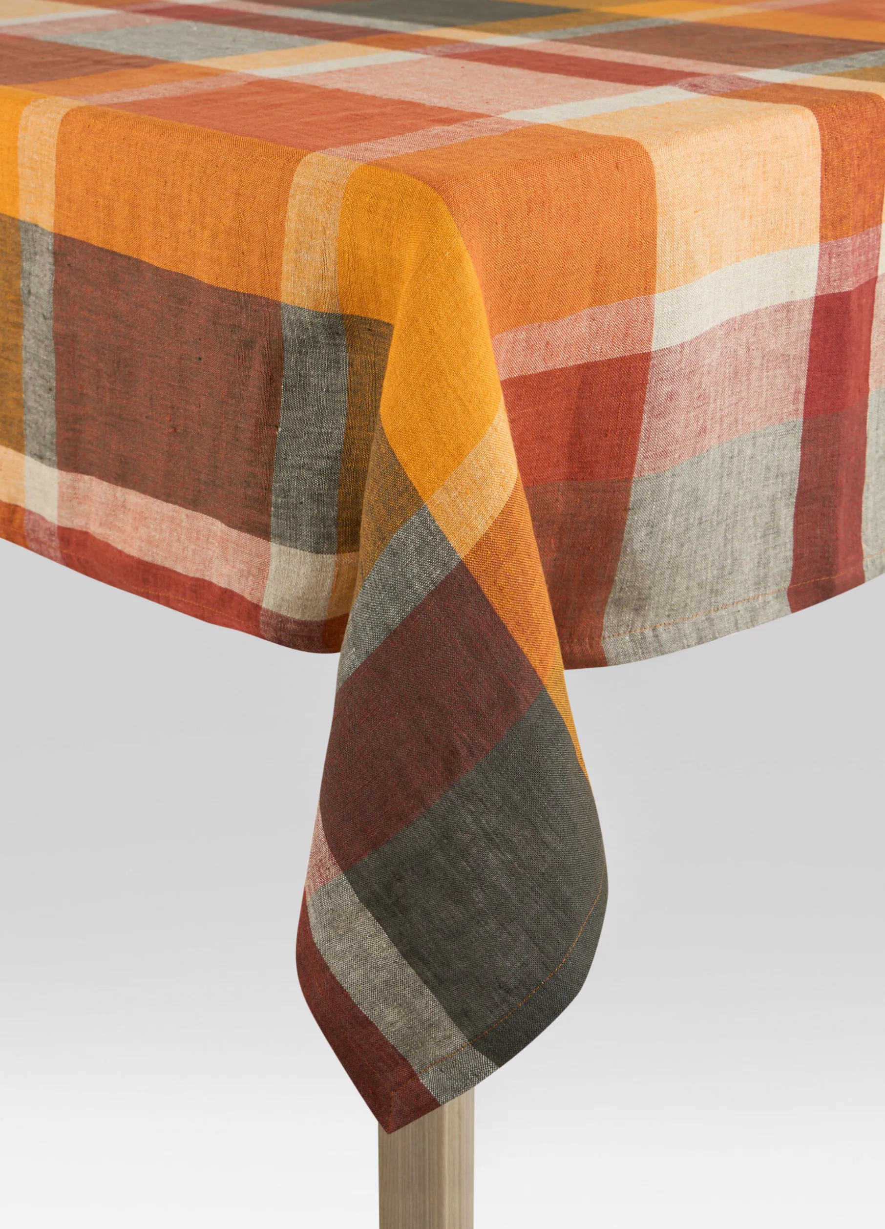 Tovaglia 8 posti in puro lino a scacchi